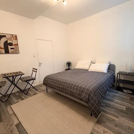 Small Peaceful Haven With Patio In The Heart Of