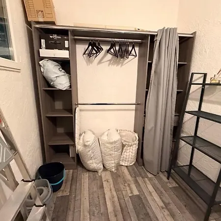 Appartement Small Peaceful Haven With Patio In The Heart Of *